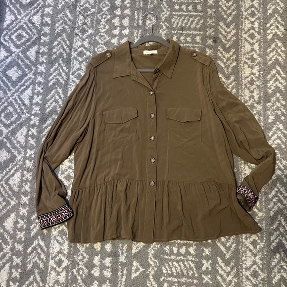Loralette Olive Green Blouse with embroidered sleeve detail size 1X (M108) - Picture 8 of 10
